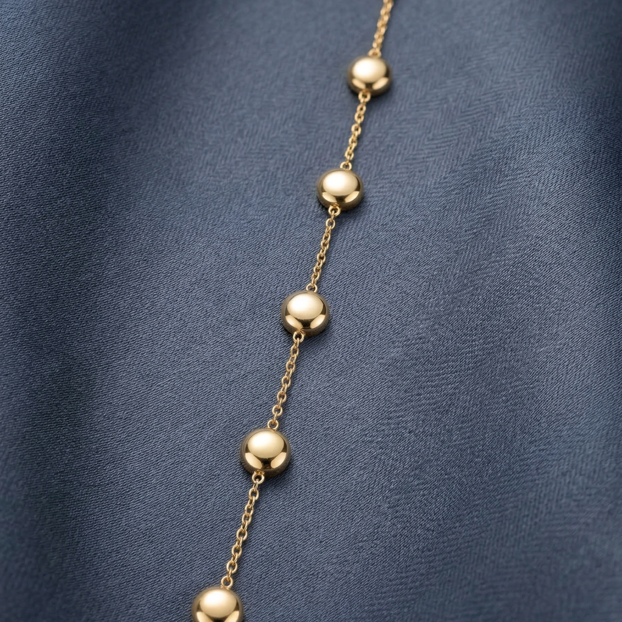 The Luna Chain bracelet