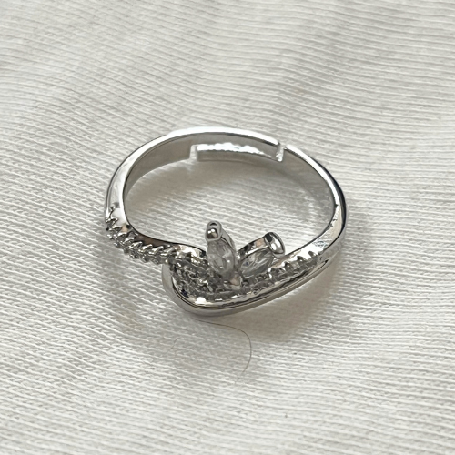 Crystal Leaf Bypass Ring