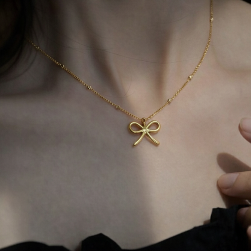 Bow Necklace